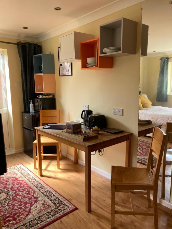 Отель The Buttery Brundall Экстерьер фото